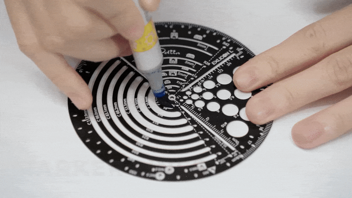Demonstration on drawing different thicknesses of lines with black circular compass