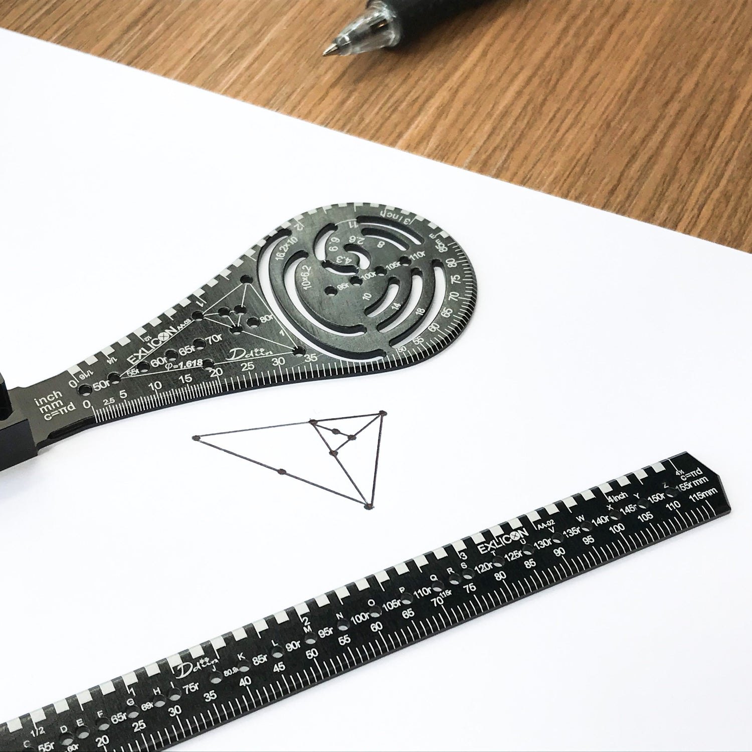 Draw all shapes with ease such as ellipses, circles, golden ratio, pentagons, hexagons, and more.