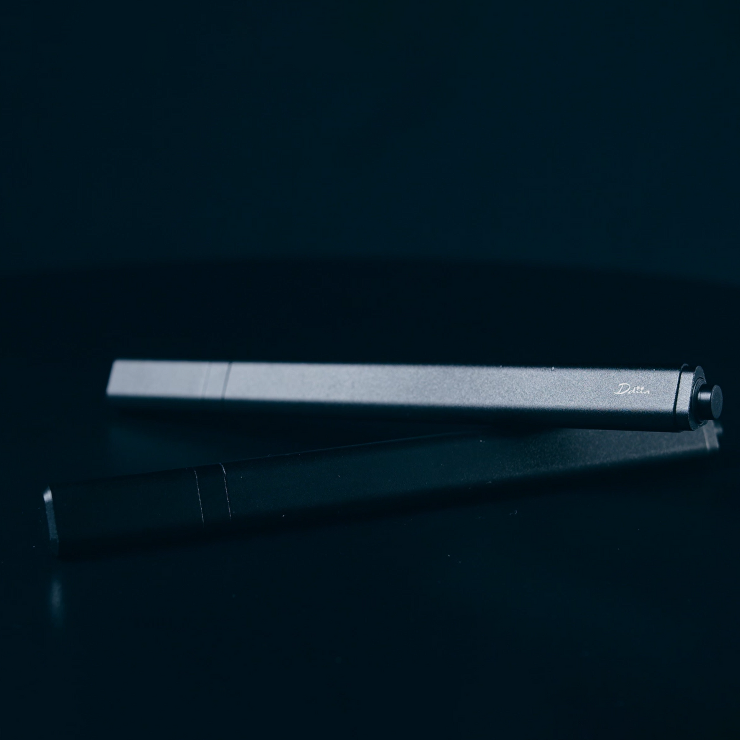 Exlicon Magnetic Pen – The Ergonomic Writing and Crafting Pen