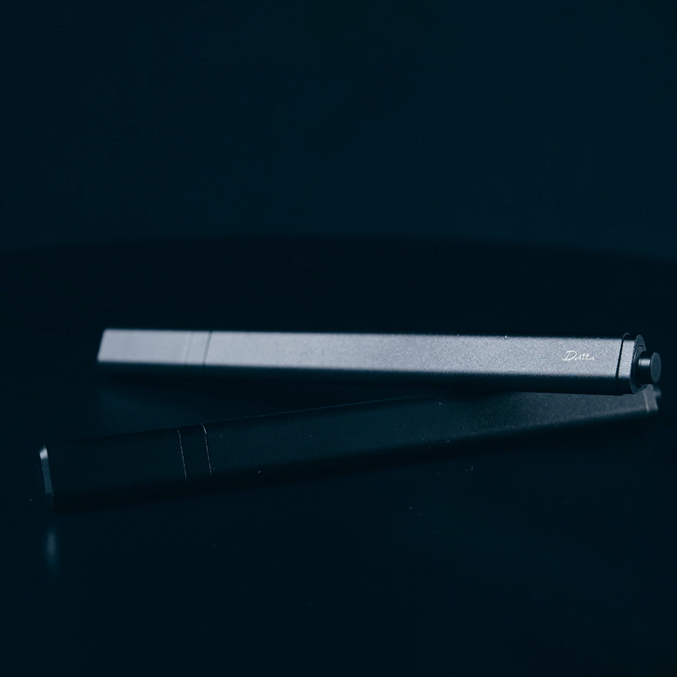 Exlicon Magnetic Pen – The Ergonomic Writing and Crafting Pen